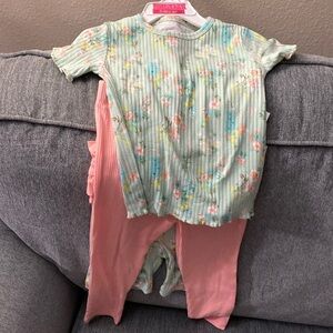 Toddler girls NWT 3 piece set plus a matching headband